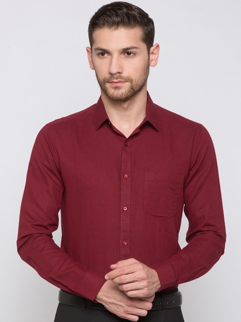 Globus Men Maroon Regular Fit Solid Casual Shirt