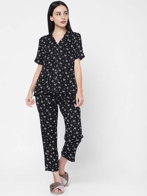 Smarty Pants Women Black & White Floral Printed Night Suit 
Smarty Pants Women Black & White Floral Printed Night Suit