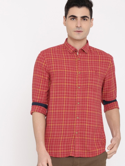 True Blue Men Red & Yellow Regular Fit Cotton Checked Casual Shirt