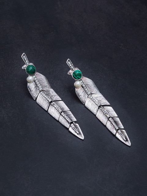 Golden Peacock Silver-Toned & Green Leaf Shaped Drop Earrings 
Golden Peacock Silver-Toned & Green Leaf Shaped Drop Earrings