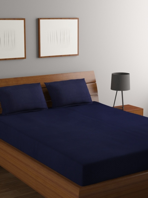 Bromwick Navy Blue Geometric 180 TC Polycotton 1 Queen Bedsheet with 2 Pillow Covers
Bromwick Navy Blue Geometric 180 TC Polycotton 1 Queen Bedsheet with 2 Pillow Covers