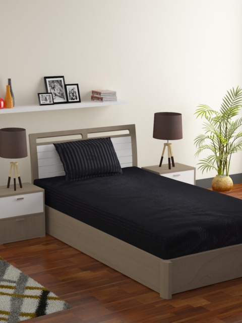 Bromwick Black & Grey Striped 180 TC Polycotton 1 Single Bedsheet with 1 Pillow Covers
Bromwick Black & Grey Striped 180 TC Polycotton 1 Single Bedsheet with 1 Pillow Covers