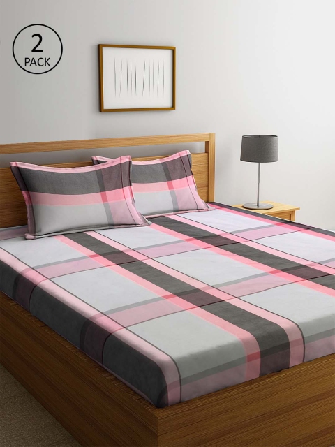 KLOTTHE Set Of 2 Grey & Pink Geometric 210 TC Cotton King Bedsheets with 4 Pillow Covers
KLOTTHE Set Of 2 Grey & Pink Geometric 210 TC Cotton King Bedsheets with 4 Pillow Covers