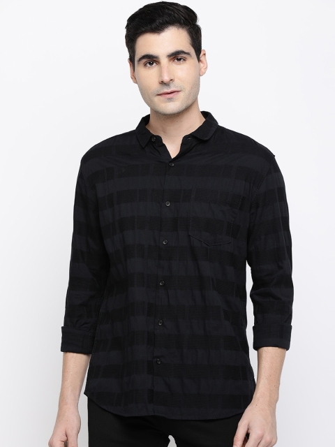 Wrangler Men Black Regular Fit Checked Casual Shirt