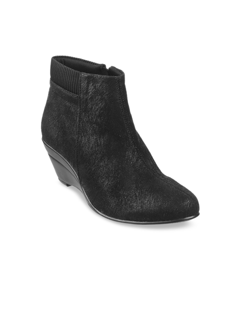 Metro Women Black Solid Heeled Boots