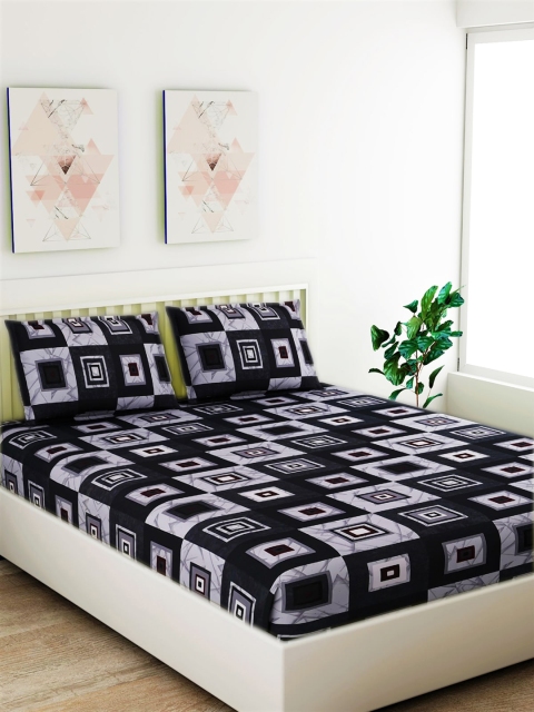 Salona Bichona Black & White Geometric 120 TC Cotton 1 King Bedsheet with 2 Pillow Covers
Salona Bichona Black & White Geometric 120 TC Cotton 1 King Bedsheet with 2 Pillow Covers