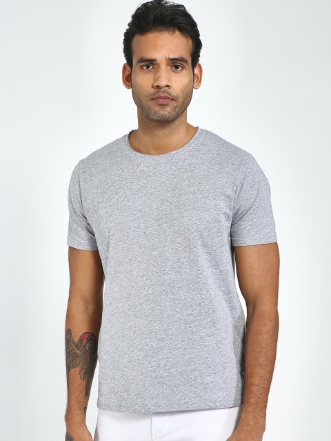 Blue Saint Men Grey Solid Round Neck T-shirt
