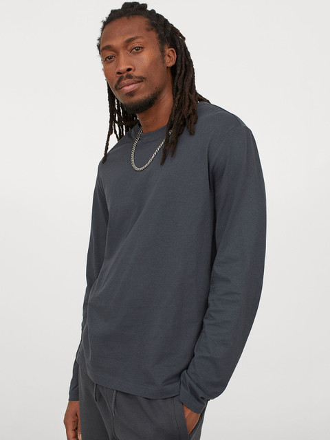 H&M Men Grey Solid Long-sleeved Top Regular Fit 
H&M Men Grey Solid Long-sleeved Top Regular Fit