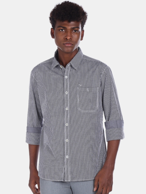 Flying Machine Men Black & White Regular Fit Checked Casual Shirt