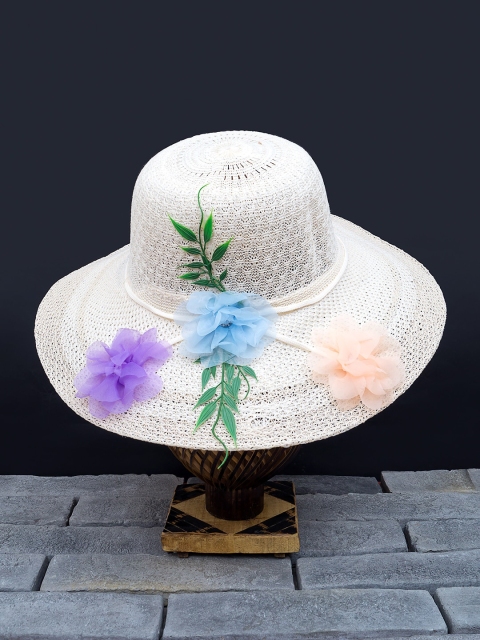 Golden Peacock Women Off-White & Green Woven-Design Straw Sun Hat