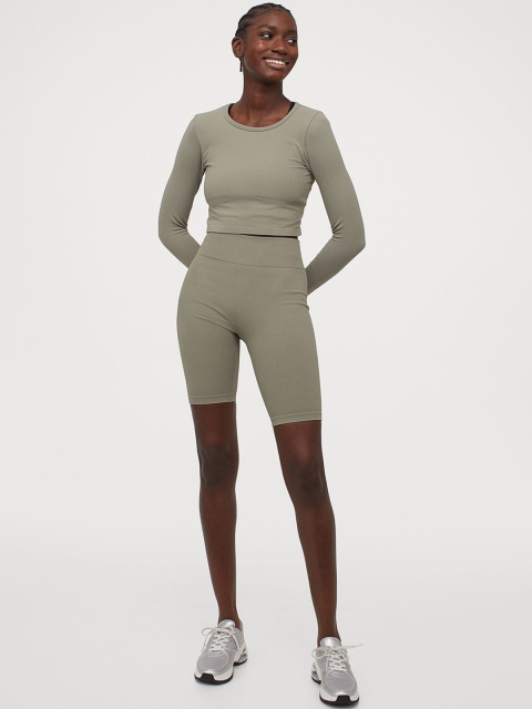 H&M Women Green Solid Skinny Fit Sports Shorts
