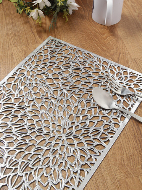 HOSTA HOMES Set Of 6 Silver-Toned Self-Design Rectangular Table Placements
HOSTA HOMES Set Of 6 Silver-Toned Self-Design Rectangular Table Placements