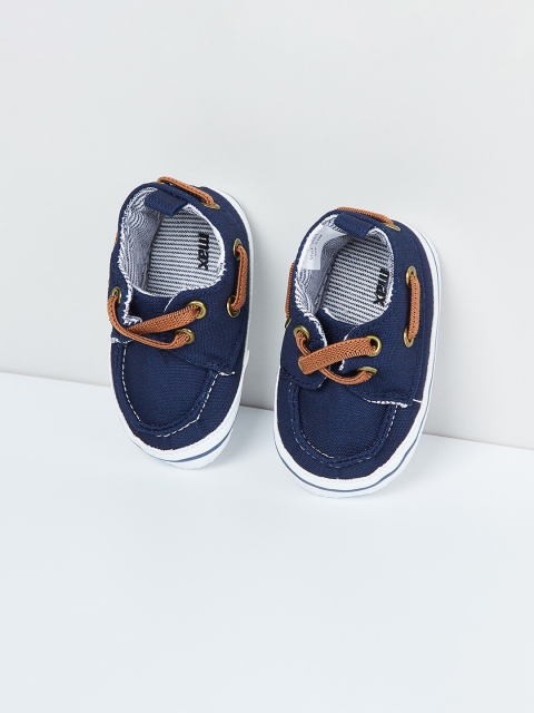 Max Girls Blue Solid Sneakers