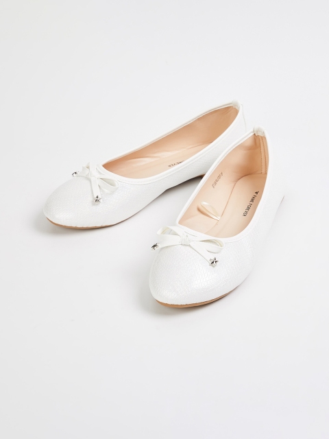 Fame Forever by Lifestyle Girls White Solid PU Ballerinas