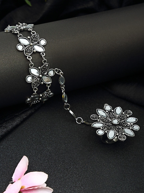 Moedbuille Mirror Studded Afghan Floral Design Silver Plated Handcrafted Ring and Bracelet
Moedbuille Mirror Studded Afghan Floral Design Silver Plated Handcrafted Ring and Bracelet