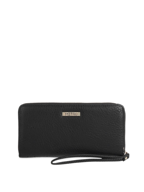 Metro Black Textured Clutch