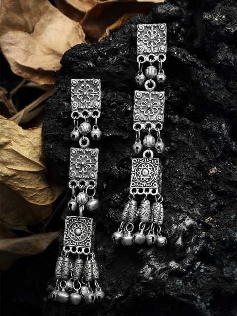 Moedbuille Ghungroo Studded Layered Tasselled Design Oxidised Silver Plated Handcrafted Jhumkas
Moedbuille Ghungroo Studded Layered Tasselled Design Oxidised Silver Plated Handcrafted Jhumkas