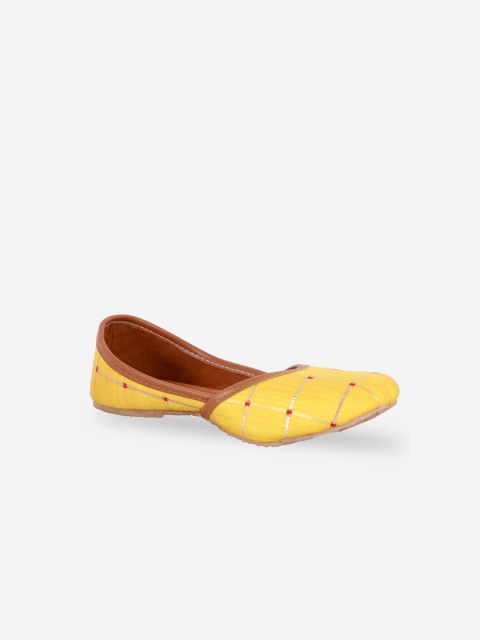 Chipbeys Girls Yellow Colourblocked Mojaris