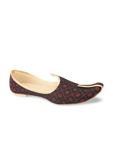 DESI COLOUR Men Black & Maroon Printed Mojaris
