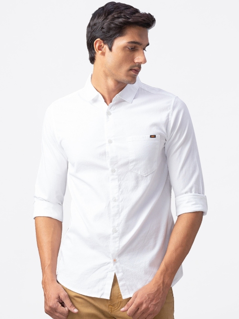 SPYKAR Men White Slim Fit Solid Casual Shirt