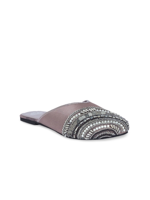 Sole To Soul Women Grey Striped Mules
