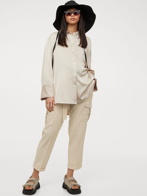 H&M Women MAMA Beige Utility Trousers 
H&M Women MAMA Beige Utility Trousers