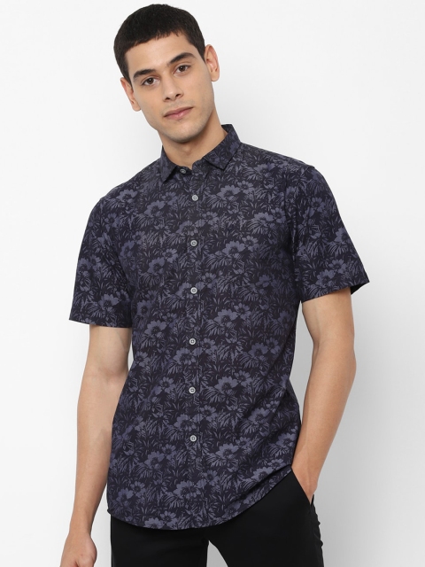 Solly Jeans Co. Men Grey with Purplish Tinge Regular Fit Printed Pure Cotton Casual Shirt
Solly Jeans Co. Men Grey with Purplish Tinge Regular Fit Printed Pure Cotton Casual Shirt