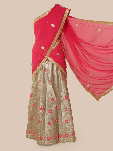 Pothys Pink & Gold-Toned Poly Chiffon Embroidered Saree
Pothys Pink & Gold-Toned Poly Chiffon Embroidered Saree