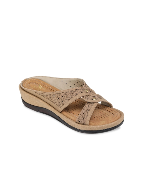 TRASE Women Beige Textured Sandals