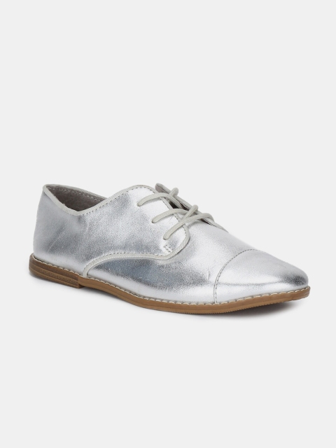 GAP Girls Silver-Toned Solid Synthetic Oxfords