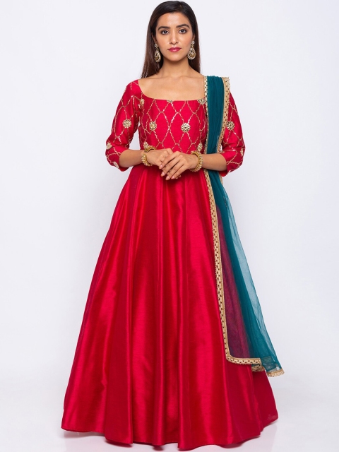 6Y COLLECTIVE Women Red Solid Maxi Dress With Dupatta