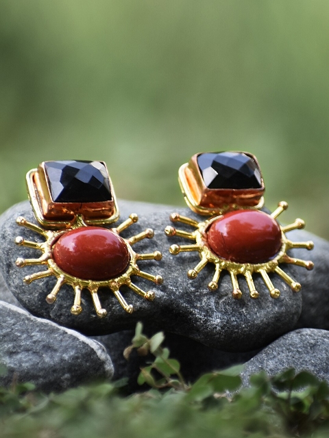 ZeroKaata Gold-Plated & Red Jasper & Onyx Geometric Studs