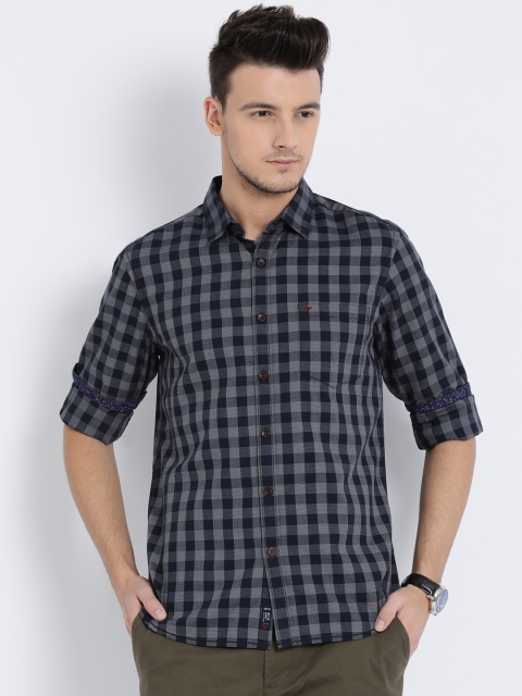t-base Men Navy Blue & White Regular Fit Checked Casual Shirt