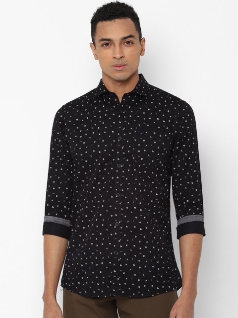 Solly Jeans Co. Men Black & White Regular Fit Printed Casual Shirt