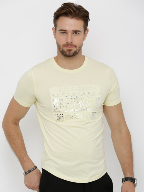 Rex Straut Jeans Men Yellow & Silver-Toned Graphic Printed Round Neck T-shirt
Rex Straut Jeans Men Yellow & Silver-Toned Graphic Printed Round Neck T-shirt