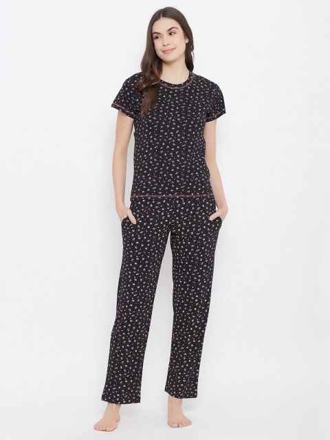 Clovia Women Black & Peach-Coloured Printed Pure Cotton Night suit