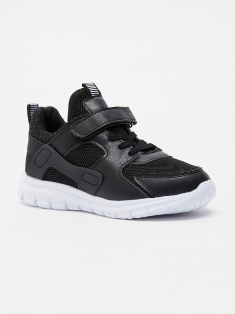 shoexpress Boys Black Sneakers with Hook and Loop Closure