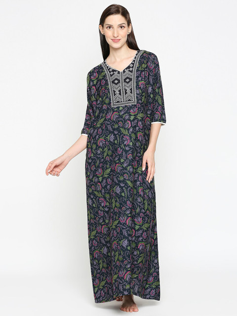 Pretty Awesome Navy Blue Printed Cotton Maxi Nightdress
Pretty Awesome Navy Blue Printed Cotton Maxi Nightdress