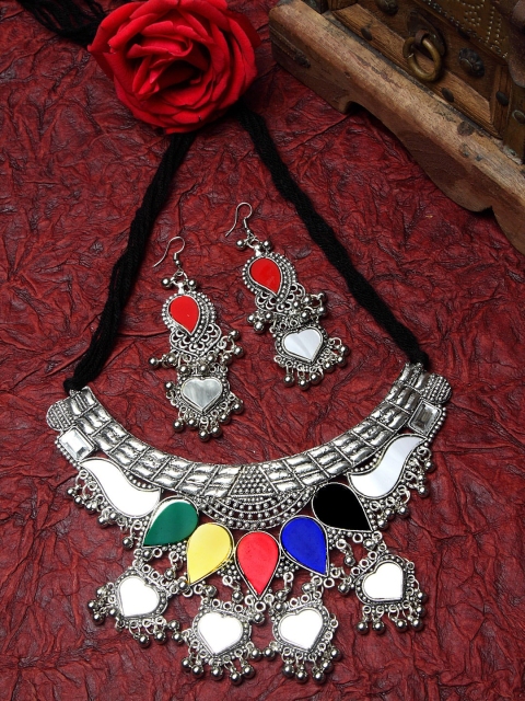 Moedbuille Silver-Plated White Mirror Studded Tribal Tasselled Handcrafted Enamelled Jewellery Set
Moedbuille Silver-Plated White Mirror Studded Tribal Tasselled Handcrafted Enamelled Jewellery Set