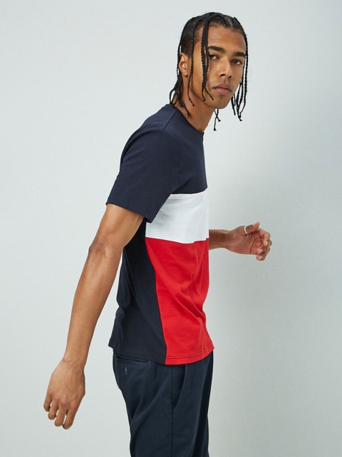 FOREVER 21 Men Navy Blue & Red Colourblocked T-shirt