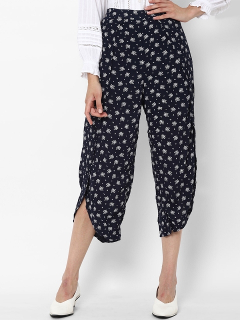 AMERICAN EAGLE OUTFITTERS Women Navy Blue Floral Print Cropped Tulip Trousers
AMERICAN EAGLE OUTFITTERS Women Navy Blue Floral Print Cropped Tulip Trousers