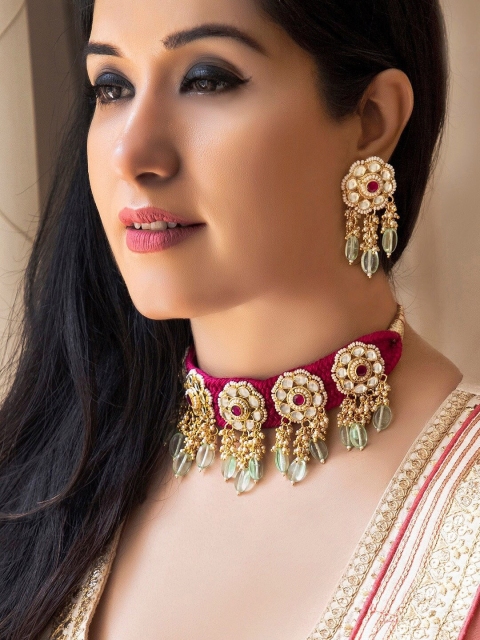 rubans LUXURY Gold-Plated White & Pink Kundan-Studded & Pearl-Beaded Handcrafted Jewellery Set
rubans LUXURY Gold-Plated White & Pink Kundan-Studded & Pearl-Beaded Handcrafted Jewellery Set