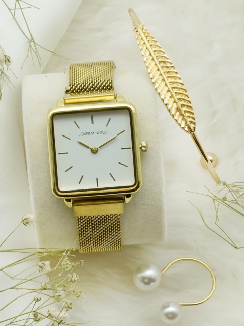 JOKER & WITCH Women White & Gold-Toned Dazzling Light Love Triangle Watch Gift Set JWLT204
JOKER & WITCH Women White & Gold-Toned Dazzling Light Love Triangle Watch Gift Set JWLT204