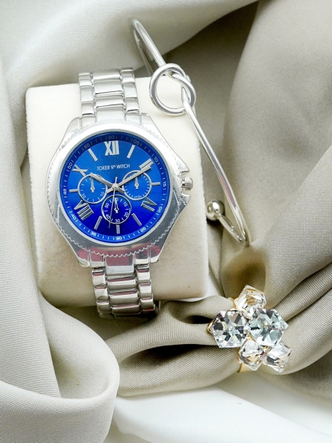 JOKER & WITCH Women Silver-Toned & Blue Moondust Love Triangle Watch Gift Set JWLT189
JOKER & WITCH Women Silver-Toned & Blue Moondust Love Triangle Watch Gift Set JWLT189