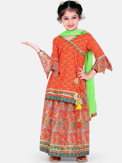 LIL PITAARA Girls Orange Printed Angrakha Pure Cotton Kurta with Skirt & With Dupatta
LIL PITAARA Girls Orange Printed Angrakha Pure Cotton Kurta with Skirt & With Dupatta