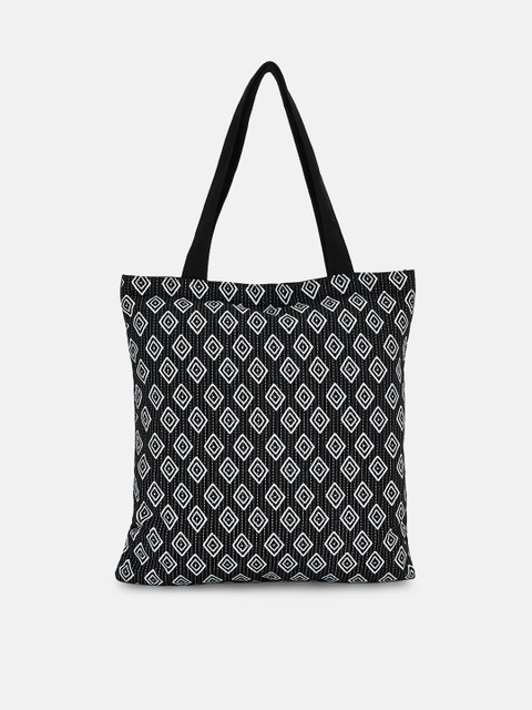 Forever Glam by Pantaloons Black Geometric Printed Oversized Shopper Tote Bag with Quilted
Forever Glam by Pantaloons Black Geometric Printed Oversized Shopper Tote Bag with Quilted