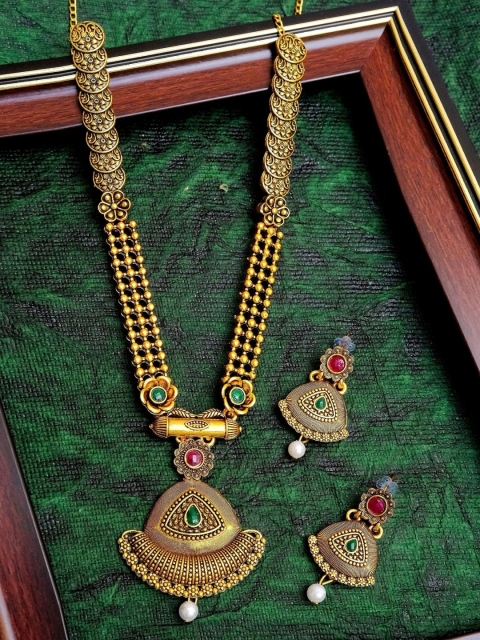Crunchy Fashion Gold-Plated Green & Maroon Stone-Studded & Beaded Antique Jewellery Set
Crunchy Fashion Gold-Plated Green & Maroon Stone-Studded & Beaded Antique Jewellery Set