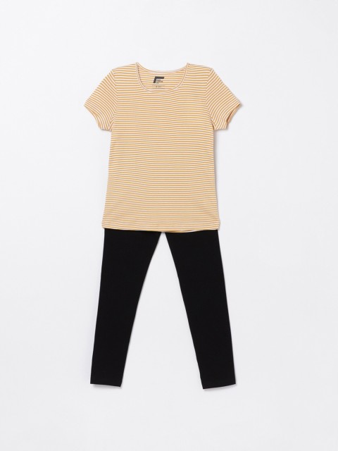 Fame Forever by Lifestyle Girls Yellow & White Striped Pure Cotton T-shirt with Pyjamas
Fame Forever by Lifestyle Girls Yellow & White Striped Pure Cotton T-shirt with Pyjamas