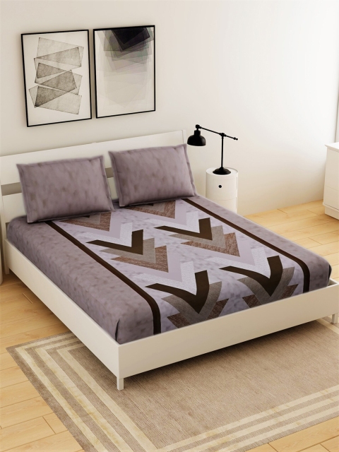 Salona Bichona Brown & Grey Geometric 144 TC Cotton King Bedsheet with 2 Pillow Covers
Salona Bichona Brown & Grey Geometric 144 TC Cotton King Bedsheet with 2 Pillow Covers