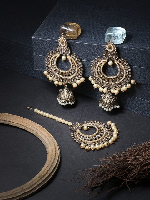 Adwitiya Collection 24CT Gold-Plated Stone-Studded Handcrafted Maang Tikka with Jhumkas
Adwitiya Collection 24CT Gold-Plated Stone-Studded Handcrafted Maang Tikka with Jhumkas